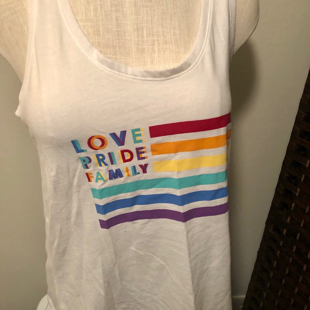Love , Pride , Family ,Top Tank 🌈 - Picture 3 of 5